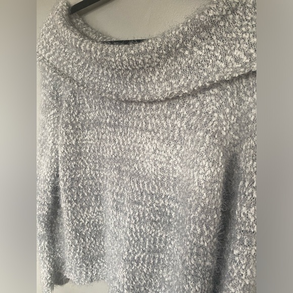 Freshman Off The Shoulder Gray Sweater Size M - Picture 2 of 4
